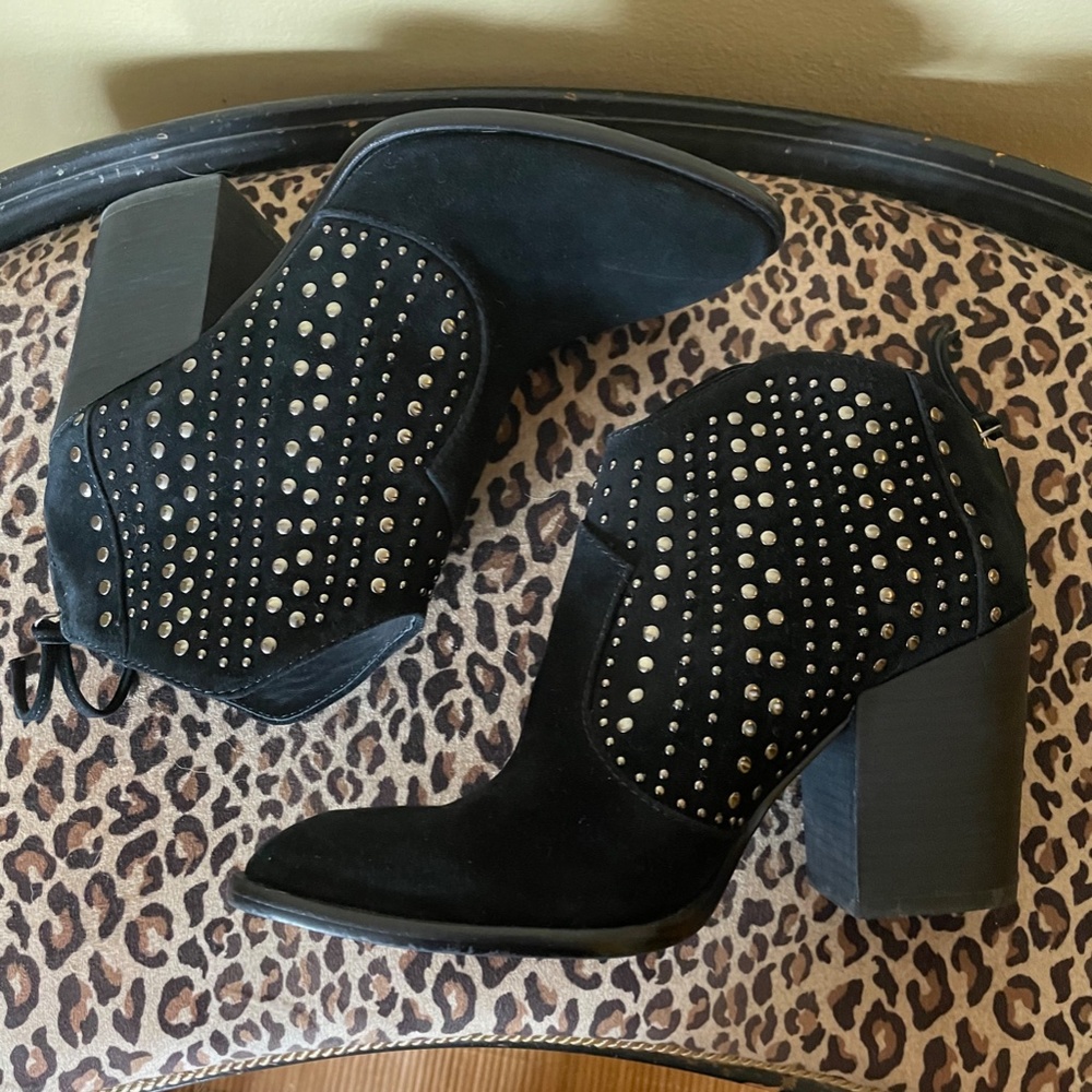 Vince Camuto “Tippie” Black Suede Leather Silver Stud Ankle Bootie Boots - Picture 7 of 16